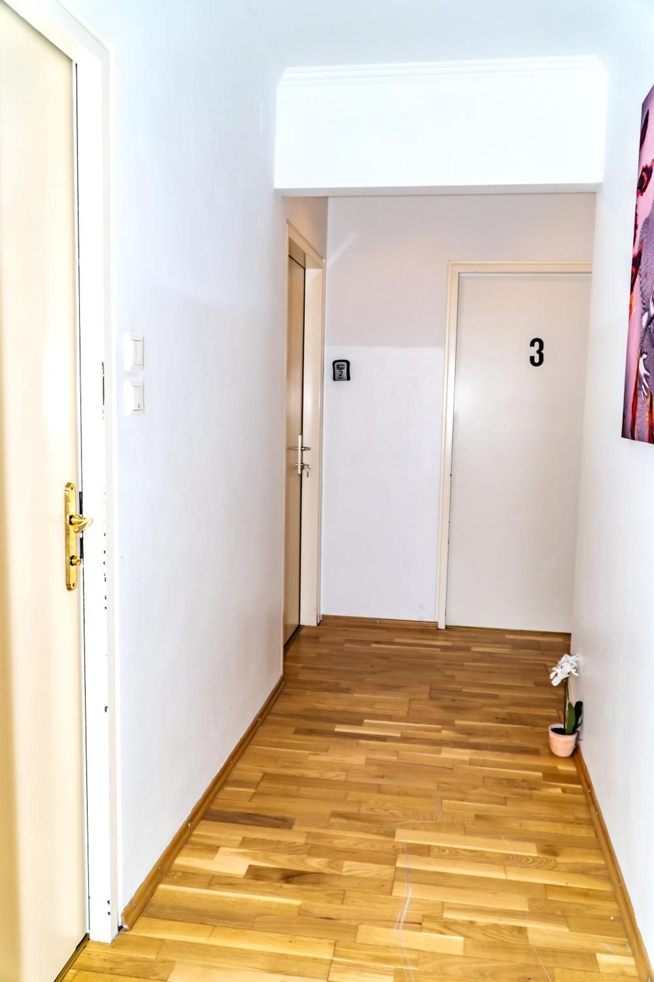Spacious Rooms 5 Minutes To Wiener Stadthalle 외부 사진